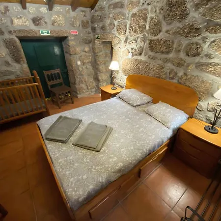 Refugio Rural No Geres - Casa Araujo De Sousa Дом отдыха *